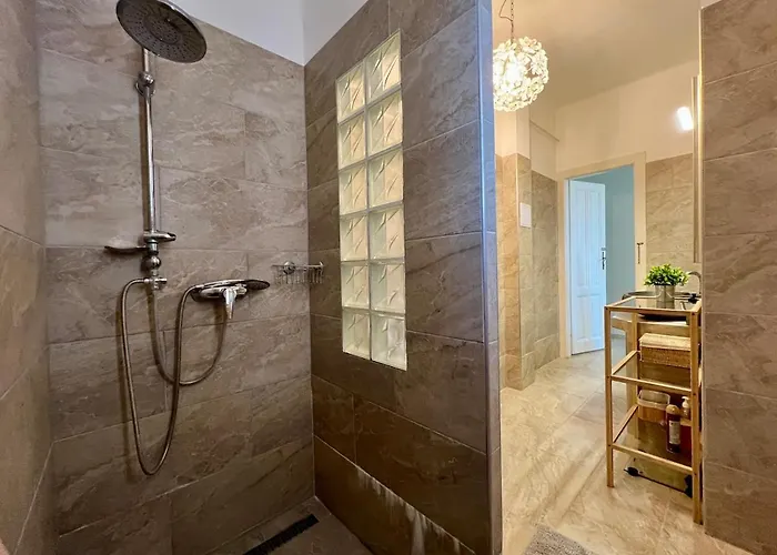 Centre Piac View Апартаменты Дебрецен